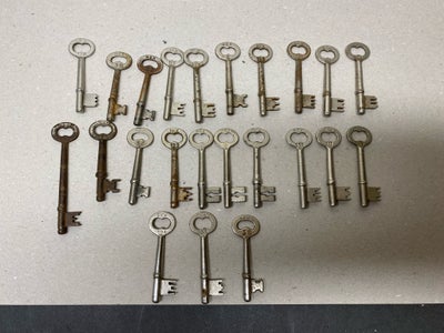 Andre samleobjekter, REX nøgler., 23 diverse ældre REX nøgler nre: 1, fire stk 3B, 6, 108, 109, 110,
