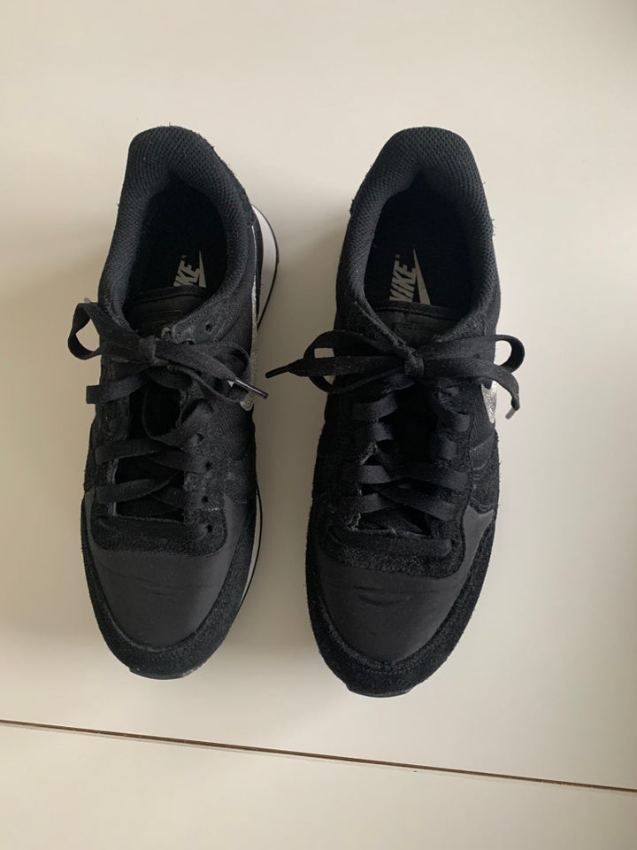 Sneakers, str. 38,5, Nike