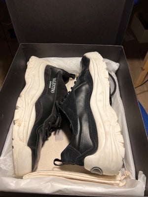 Sneakers, Valentino, str. 43,  Sort,  Næsten som ny, Valentino sneakers, str 43 brugte, som nye.