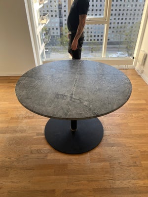 Spisebord, Marmor, Dejligt marmor spisebord som søger nyt hjem.
Diameteren er 120 cm.
