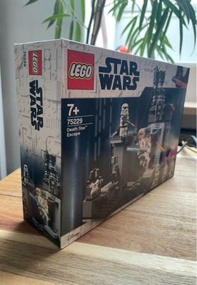 Lego Star Wars, 75229, Uåbnet, Death Star Escape
Fast pris

Sendes for 41kr