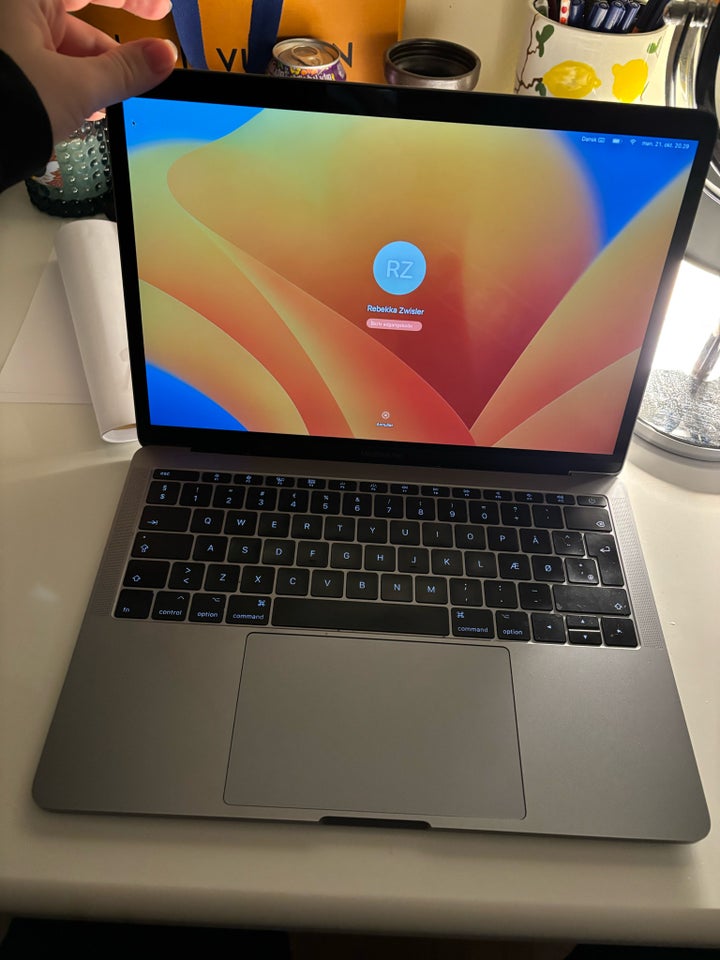 MacBook Pro, 2017, 2,3 GHz Dual-Core Intel Core i5 GHz