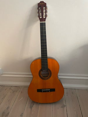 Spansk, andet mærke, Pearl River guitar, guitar taske inkluderet i pris. Guitaren har ikke været bru