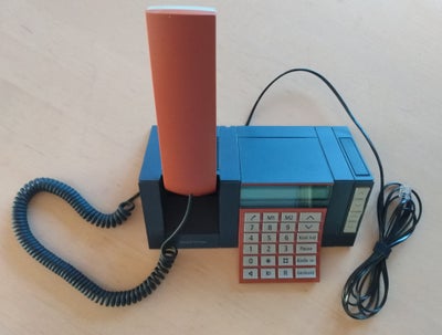 Bordtelefon, B&O, Beocom 1600, Telefon fra ikke ryger hjem
Brugsspor men ok stand
Telefonen har volu