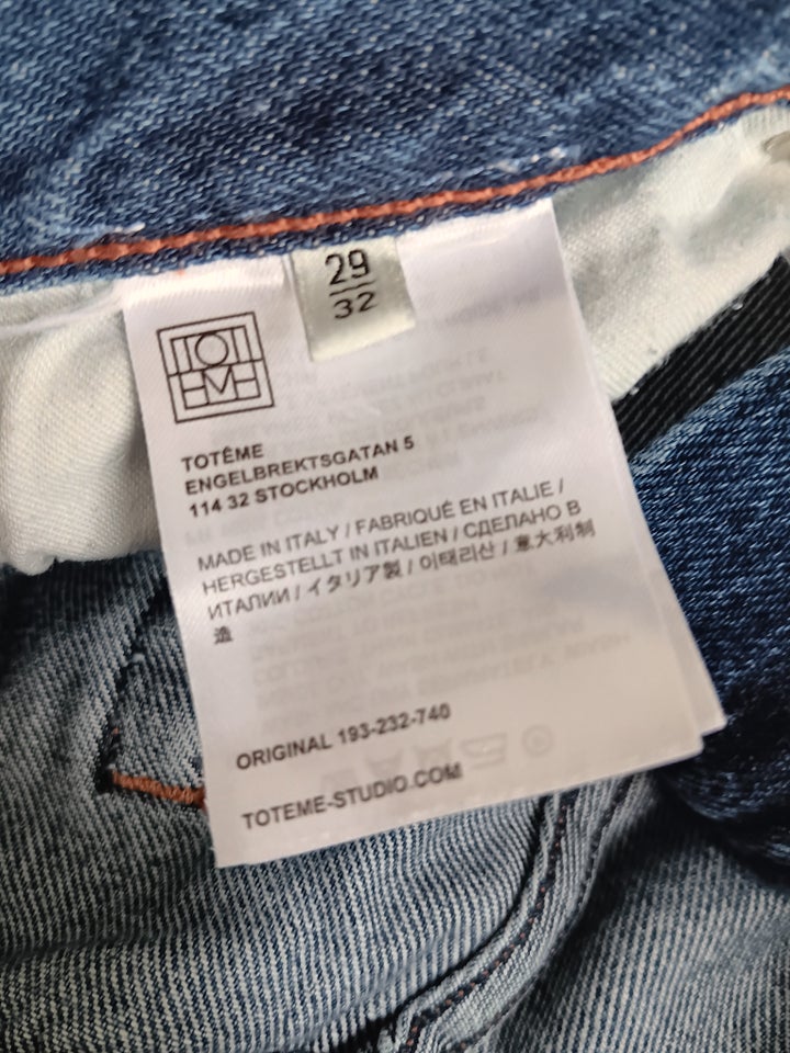 Jeans, Totémé, str. 29