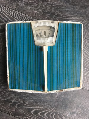 Badevægt, Gunda, Retro badevægt fra Gunda. Vejer som den skal. Desværre er plastik revnet, som ses p