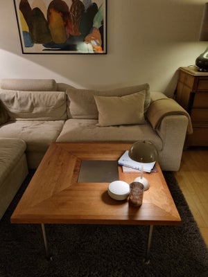 Sofabord, kirsebærtræ, b: 80 l: 80 h: 45, Smukt bord fra Brdr. Friis Møbler, olieret. Med brugspor