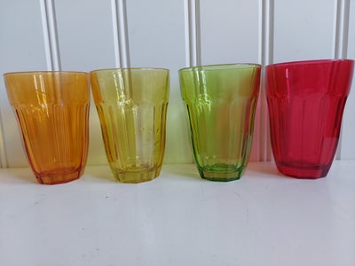 Glas, Drikkeglas, Sæt kulør på borddækningen til sommerens fester med farvede vandglas, caféglas i s
