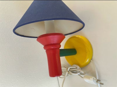 Væglampe, Darø, Væglampe Darø type 445, børnelampe, retro til børneværelset. Blå storskærm gul, grøn