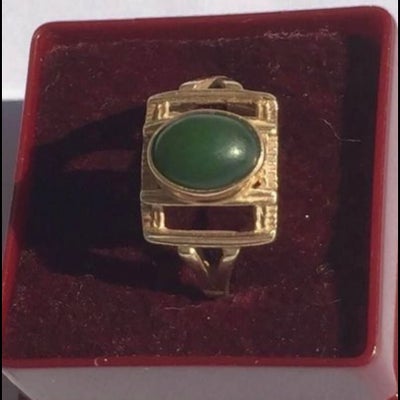 Ring, guld, 14kt guldring, Stor Guldring 14kt med jade
Str: 56
