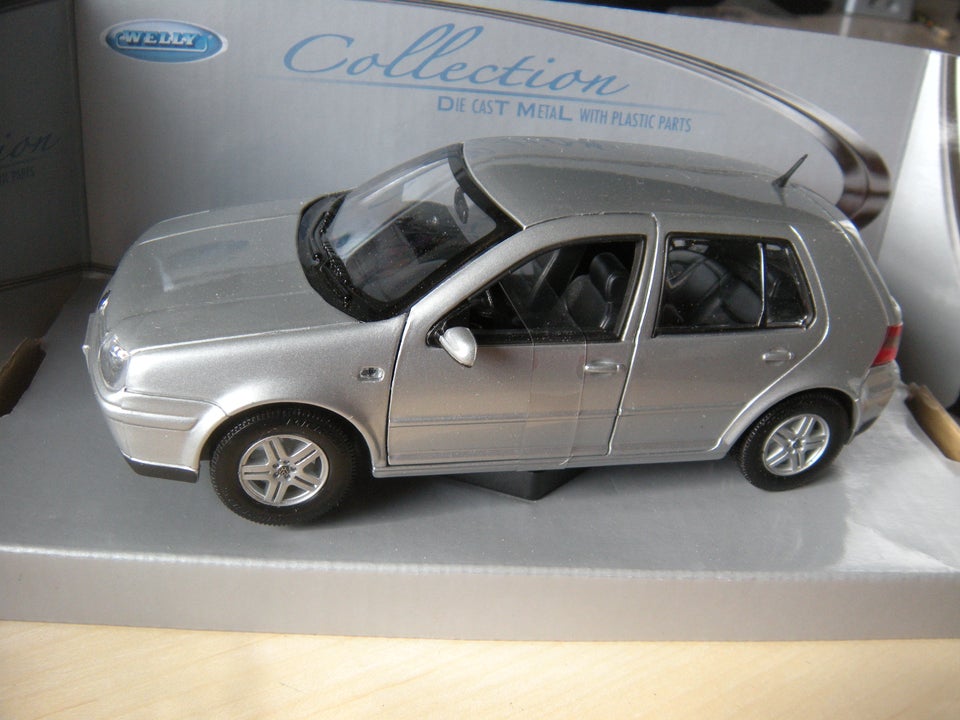 Modelbil, WELLY Golf IV, skala 1.24