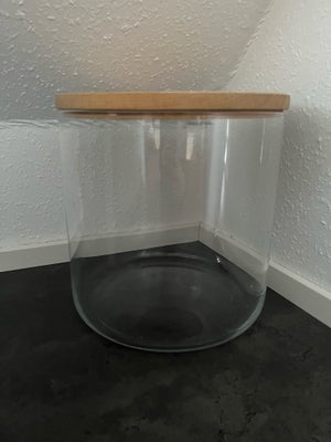 Andet, Glaskrukke med trælåg, Pernille Bülow, Glaskrukke med trælåg. 

Højde: 23cm
Diameter: 23cm