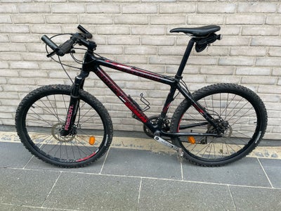 andet mærke Nakamaru XC series, hardtail, 17 tommer, 27 gear, Har haft denne dejlige carbon bike fra