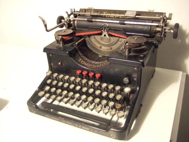 Skrivemaskine, Gamle Torpedo Antik., .
.
Bedre kontant,…