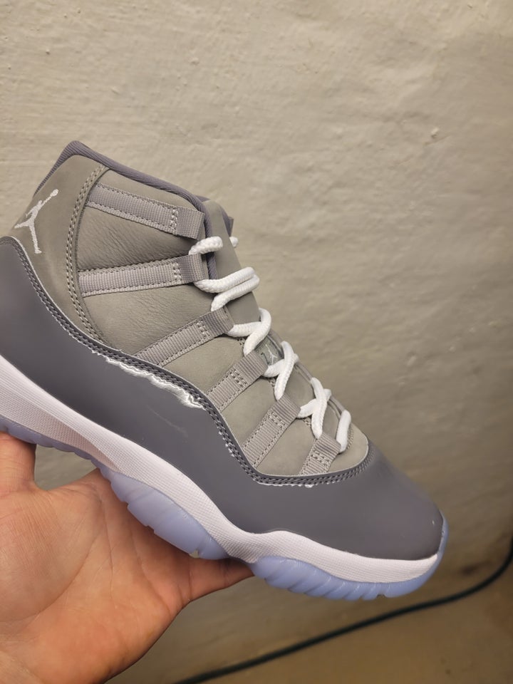 Sneakers, Jordan 11 Cool Grey, str. 42