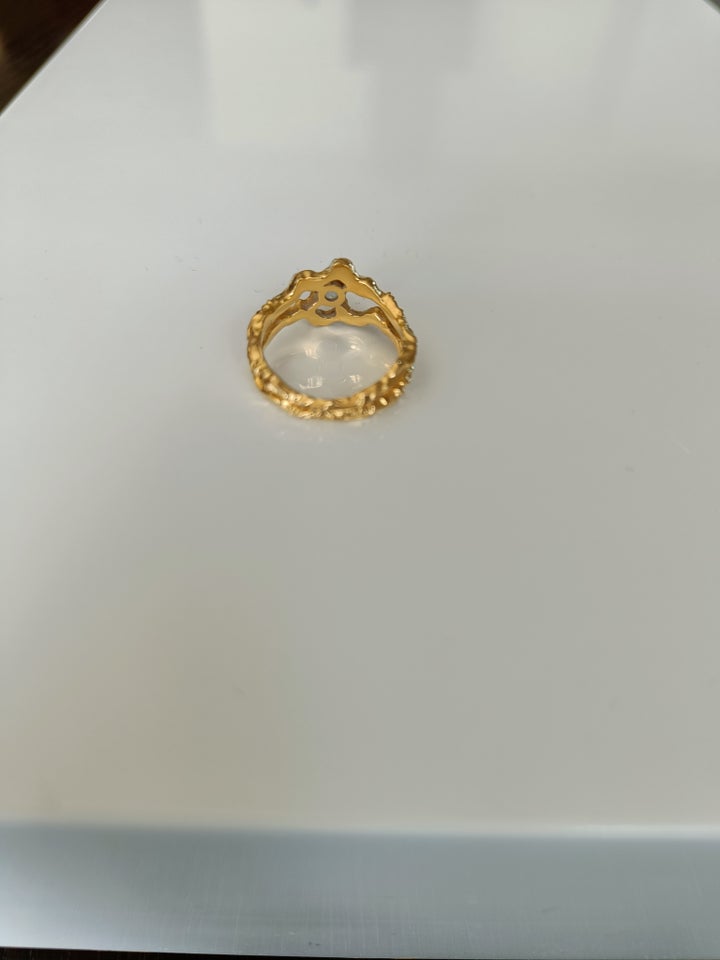 Ring, forgyldt, Maanesten