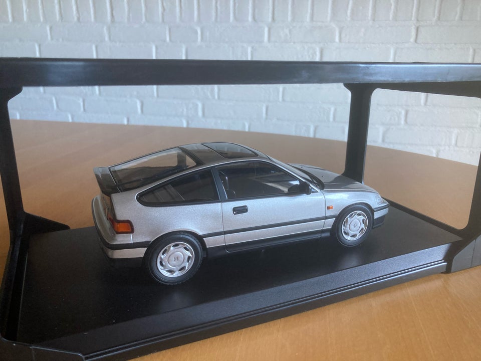 Modelbil, Honda CRX, skala 1:18