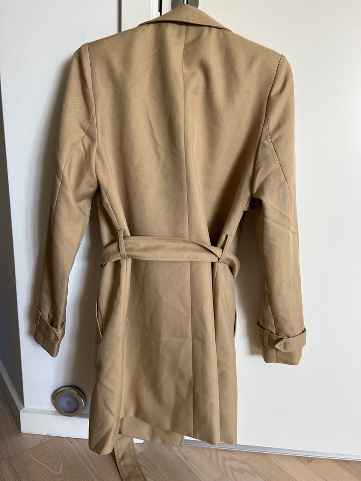 Trenchcoat, str. 34, Vero moda