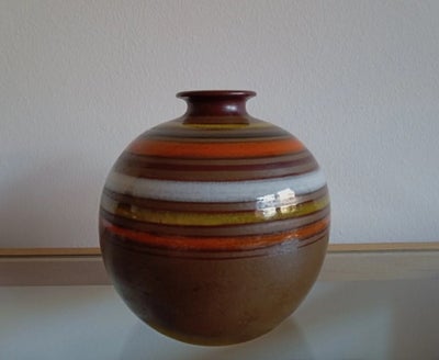 Keramik, Vase, Bitossi / Aldo Londi, Vintage Bitossi vase
Af Aldo Londi
Bred 15 cm
Høj 15 cm
I fin s