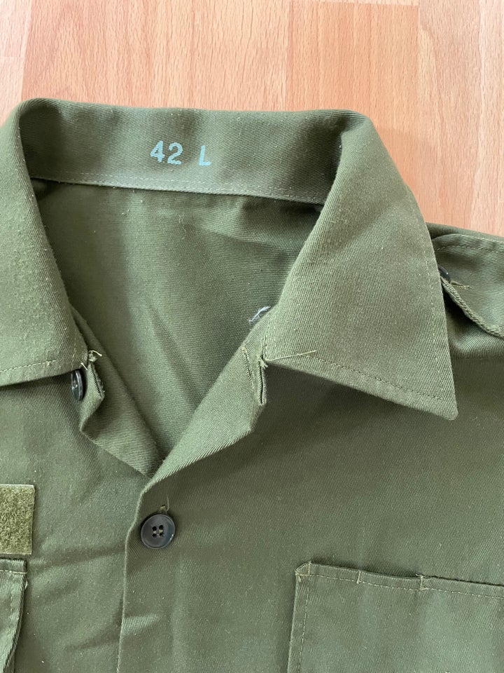 Uniform, Langærmet skjorte m.84