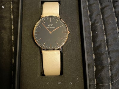 Dameur, Daniel Wellington, Classics 36 Cornwall RG Black Watch RG 36 mm i meget fin stand