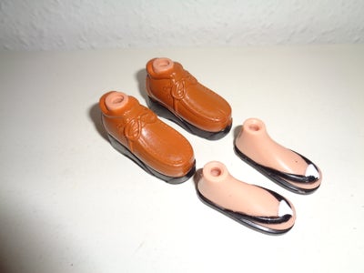 Bratz, Bratz sko/støvler (flere forskellige), Bratz sko/støvler, alle i  fin stand
Pris er pr billed