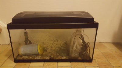 Akvarium, 57 liter, Højde: 37 cm x Bredde: 60 cm x Dybde: 30 cm, med lys (armatur med LED) samt tilb