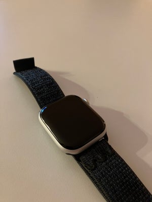 Smartwatch, Apple, Apple Watch series 10 - 42’mm - GPS - sølv alu- Nike sport loop

Sælger mit Apple