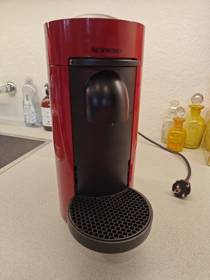 Kaffemaskine, Nespresso vertuo plus 1,2 l, Rød maskine, ikke brugt meget 
Der medfølger mere end 100