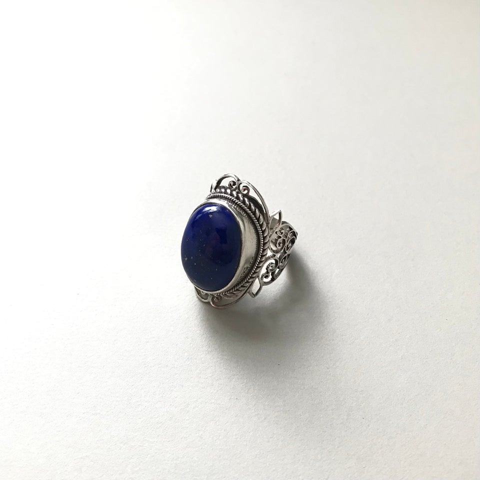 Fingerring, sølv, Sølvring med lapis lazuli