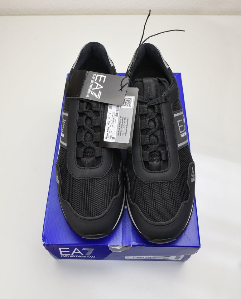 Sneakers, Brand New Emporio Armani EA7 B&W 2.0, str. 42,5