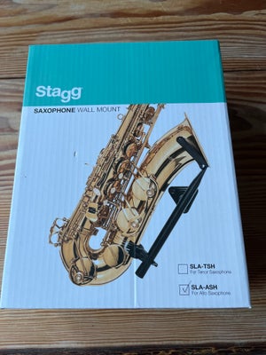 Andet, Stagg, Vægmonteret saxofonstativ. Passer til en alt saxofon. 
Aldrig åbnet. Fejlkøb. 