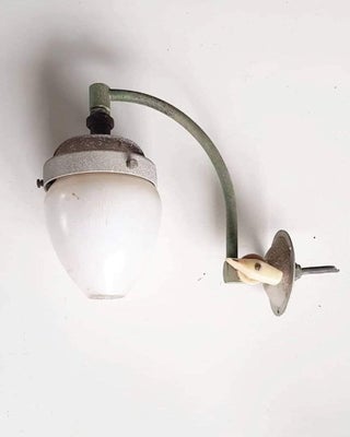 Anden arkitekt, andet, Gammel gaslampe.
Fremstår originalt til gas.
20 cm høj. 23 cm dyb. 
Skærm 10 