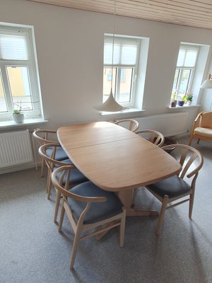 Spisebord m/stole, Hvid eg, Skovby, Skovby spisebord SM75 
Arkitekttegnet spisebord fra Skovby i mas