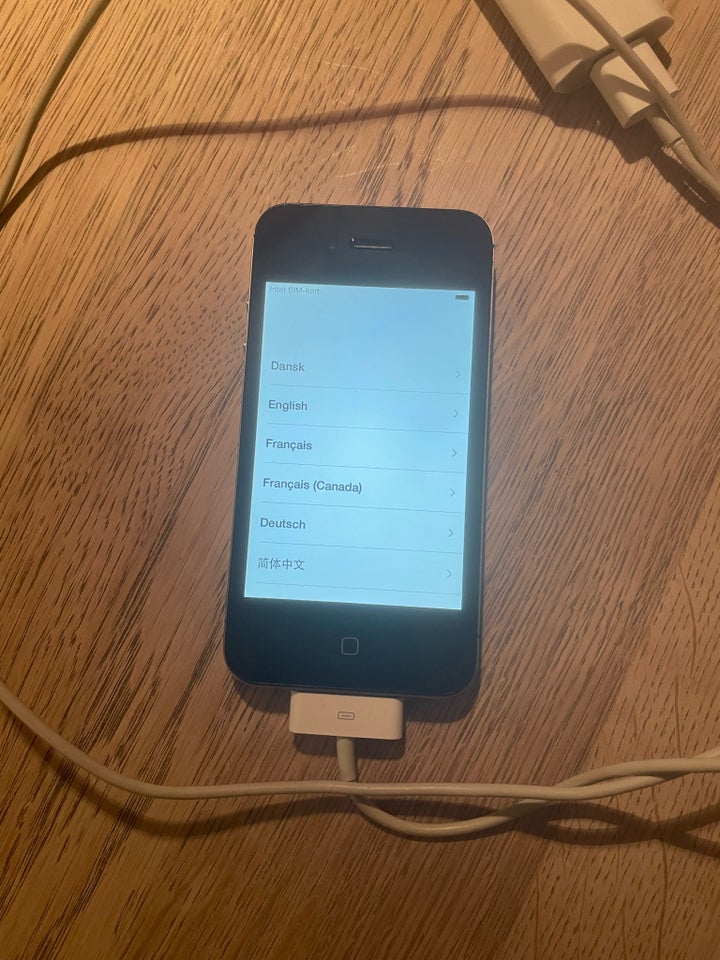 iPhone 4, 8 GB, sort