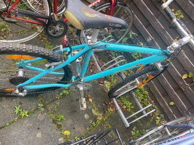 Herrecykel,  Maxxum BIANCA RACING, 54 cm stel, 24 gear,                        BILLIG MOUNTAINBIKE

