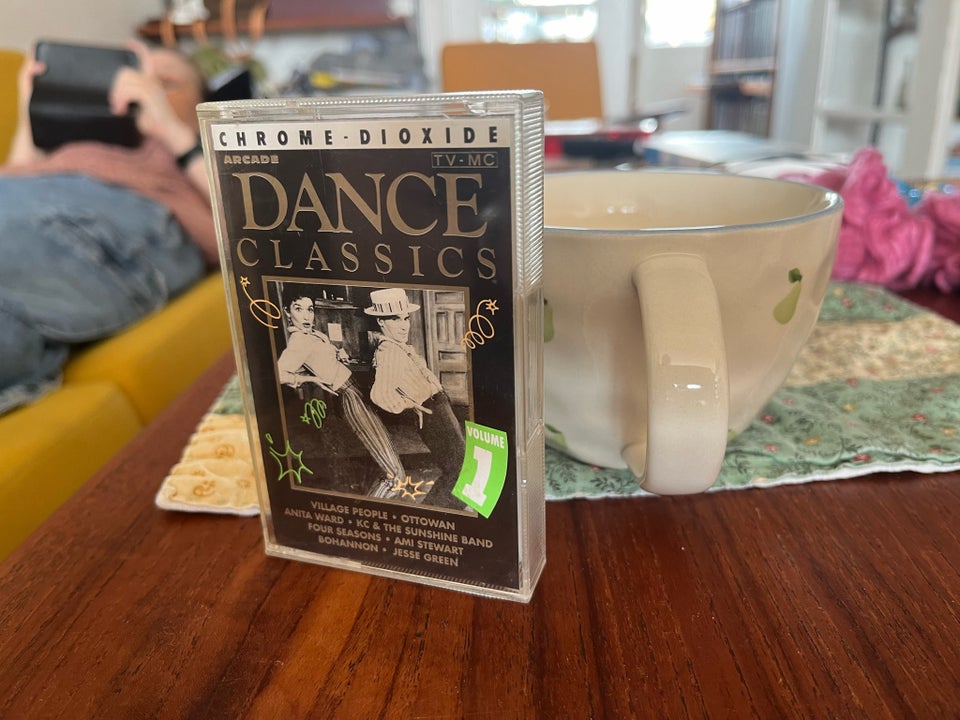 Bånd, Dance Classics, Volume 1