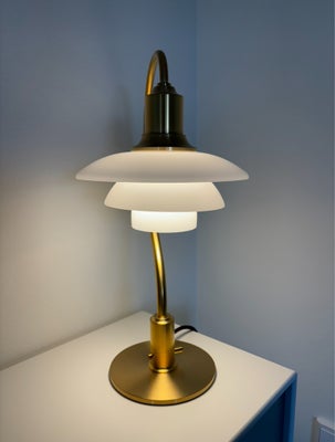 Poul Henningsen, PH 2/2 Spørgsmålstegn, Bordlampe, Louis Poulsen, Poul Henningsen PH 2/2

Massiv ube