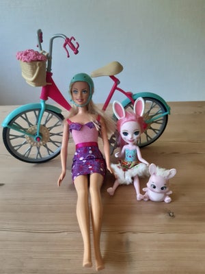 Barbie, Barbie med cykel og 1 enchantimals dukke, Super fin cykel til Barbie. Der medfølger også en 
