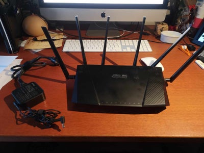 Router, Asus RT-AC 3200 WiFi 5 Tri-Band router 100% i orden
Superhurtig trådløs router med tre frekv