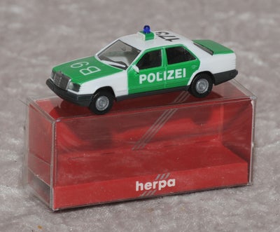 Modelbil, HM-BIL-politibil-HERPA,  Mercedes 300  E Politibil, #4100, skala H0, Bilen er brugt men fr