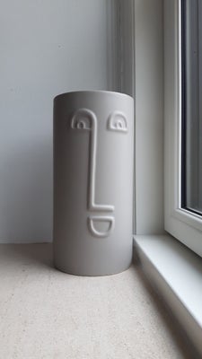 Vase Skulptur, Ansigtsvase GRÅ, Autospørgsmål: Er varen stadig til salg? Svar: JA
Sjov Stor design k