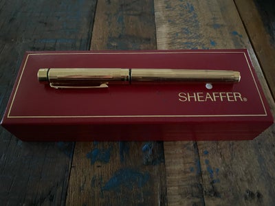 Fyldepen, Sheaffer 1005. Spids i 14 karat guld. Leveres med den originale boks, 2 ekstra patroner sa