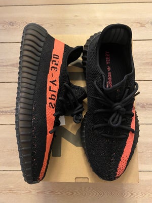 Sneakers, Adidas Yeezy, str. 44,  Ubrugt, Adidas Yeezy Boost 350 V2 Core Black Red 2016/2022

Større
