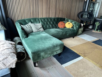Sofa, velour, 3 pers. , Ilva, Flot Ria sofa fra Ilva, med venstrevendt chaiselong, i smukt grøn velo