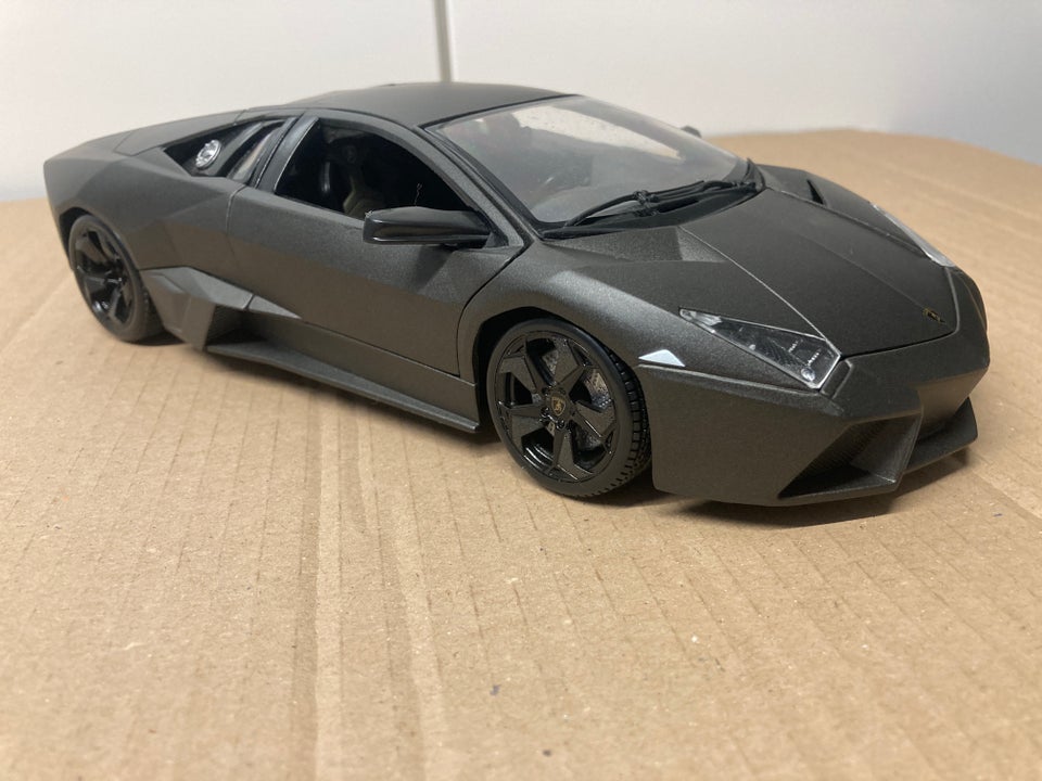 Modelbil, Lamborghini Reventón 1/18, skala 1:18