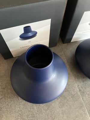 Vaser, Georg Jensen, Flotte georg Jensen vaser i blå
1 stk 300kr
2 str 500kr