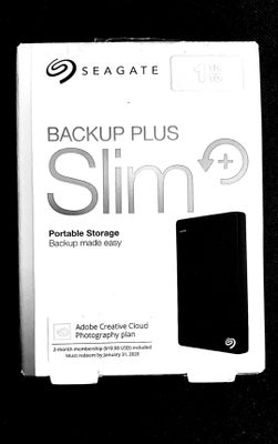 Seagate Slim, ekstern, 1000 GB, God, Billige backup diske! 
Kan bl.a. bruges til TV optagelse ved ti