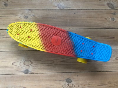 Skateboard, Penny board, str. 57 x 15 cm, Penny board til børn i farverne rød, blå og gul. Nærmest i