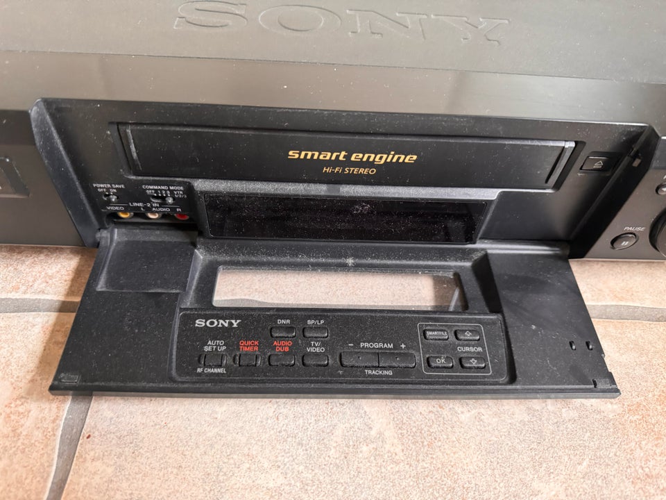 VHS videomaskine, Sony, SLV-F990